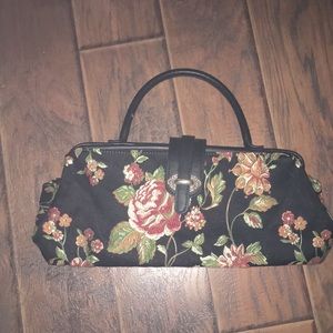 Beautiful Embroidered Bag in floral pattern!